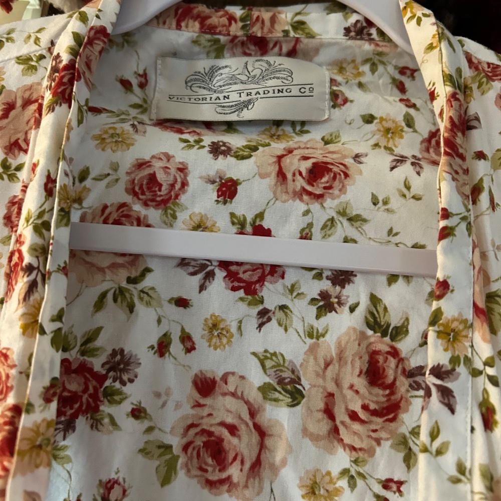 Large Robe - Picture 2 of 2